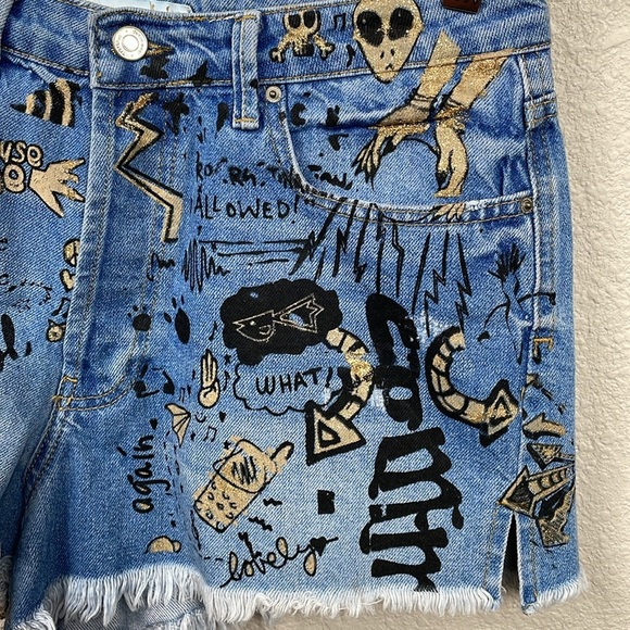 Zara Graffiti High Rise Cut Off Denim Jean Shorts Sz 10 - Picture 4 of 12